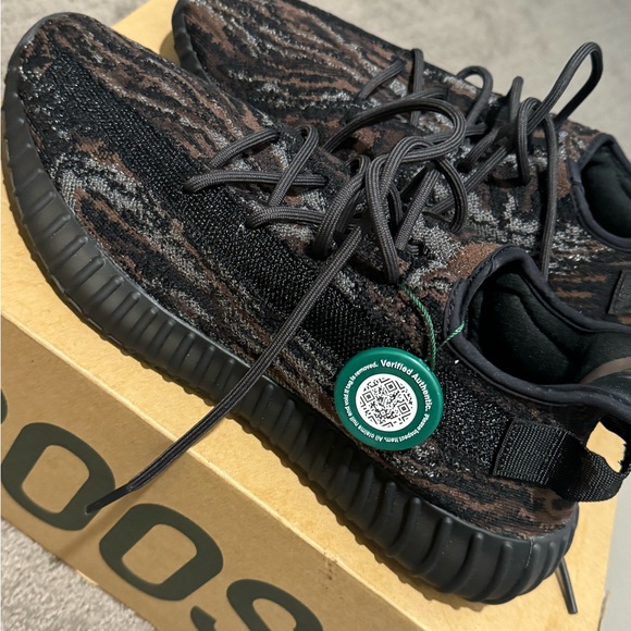 Yeezy Boost 350 V2 MX Rock Black Onyx